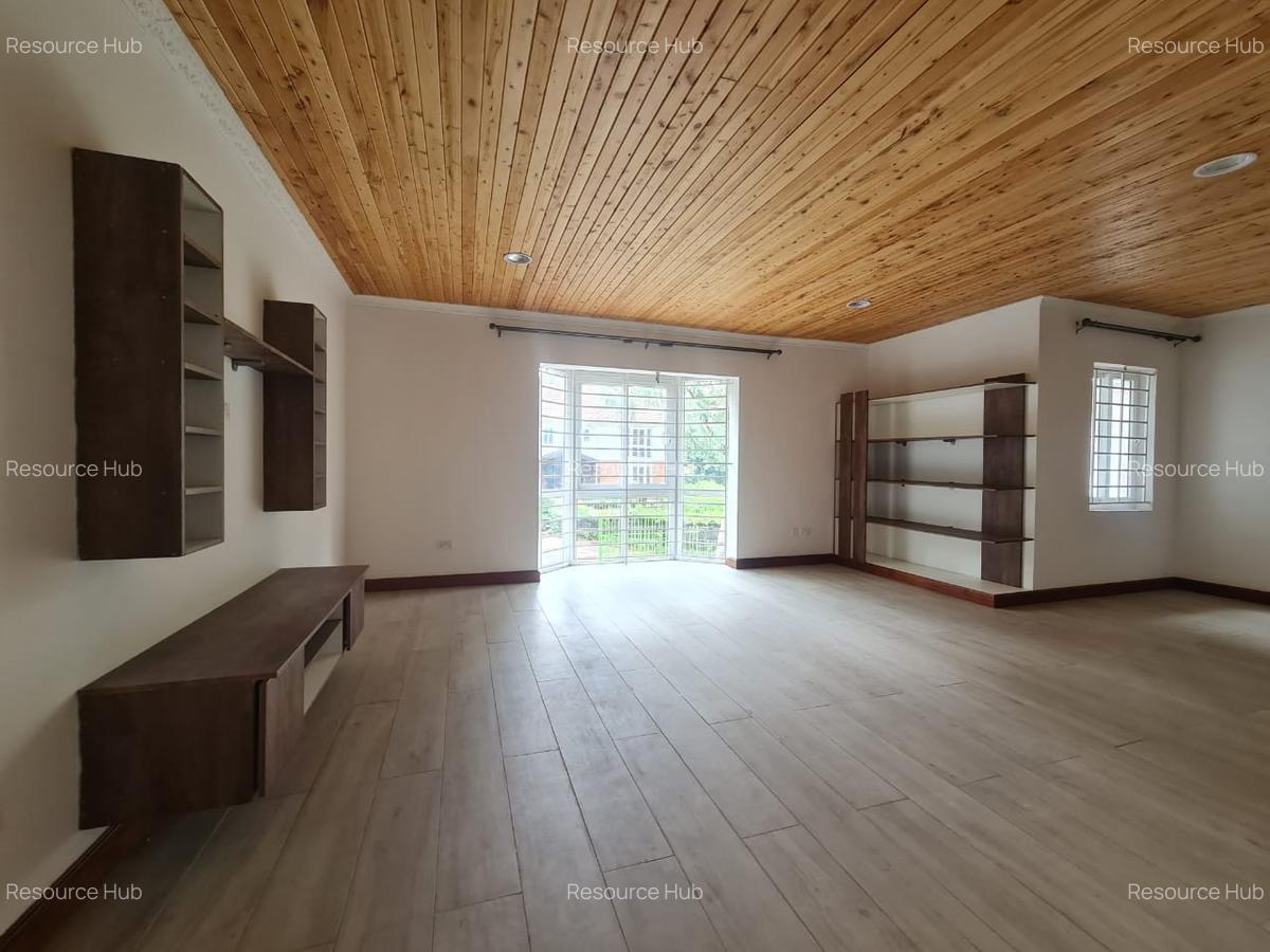 5 Bed Townhouse with En Suite at Rosslyn - 11