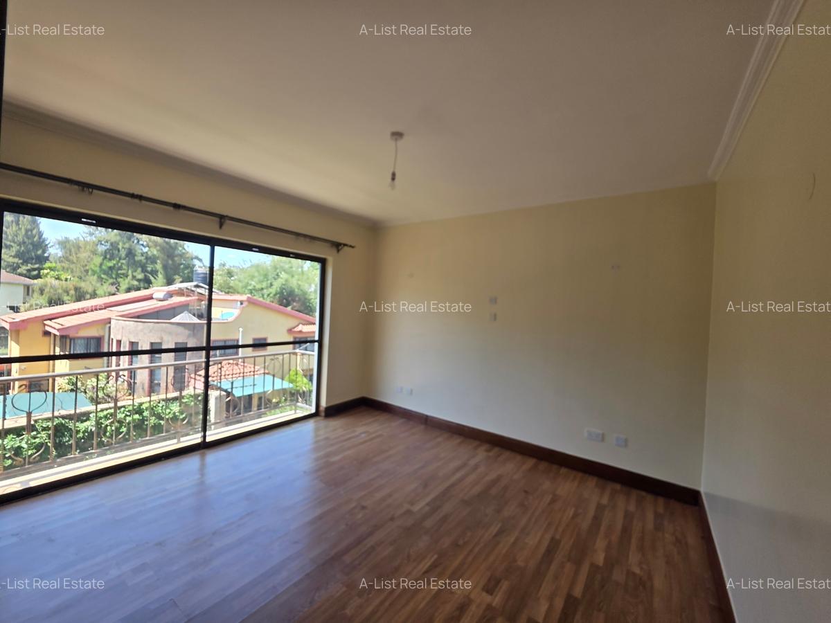 4 Bed Townhouse with En Suite at Grevillea Grove - 8