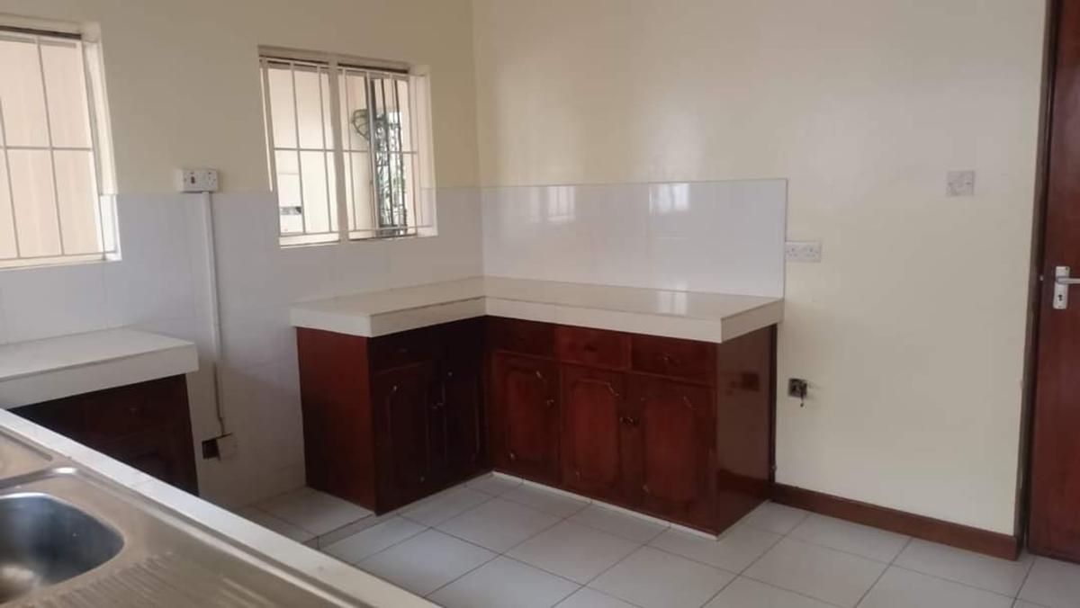 4 Bed Townhouse with En Suite at Peponi Road - 17