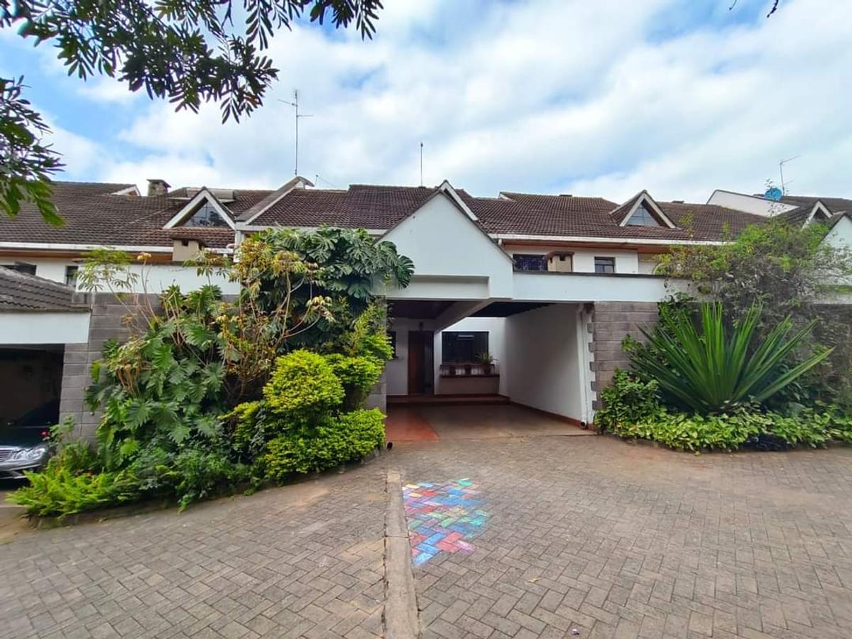 4 Bed Townhouse with En Suite at Lavington - 1