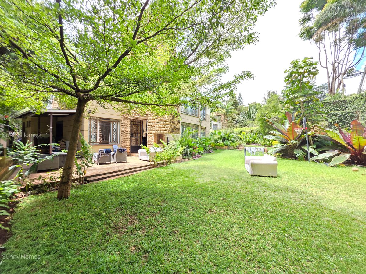 4 Bed Townhouse with En Suite at Lavington Green. - 6