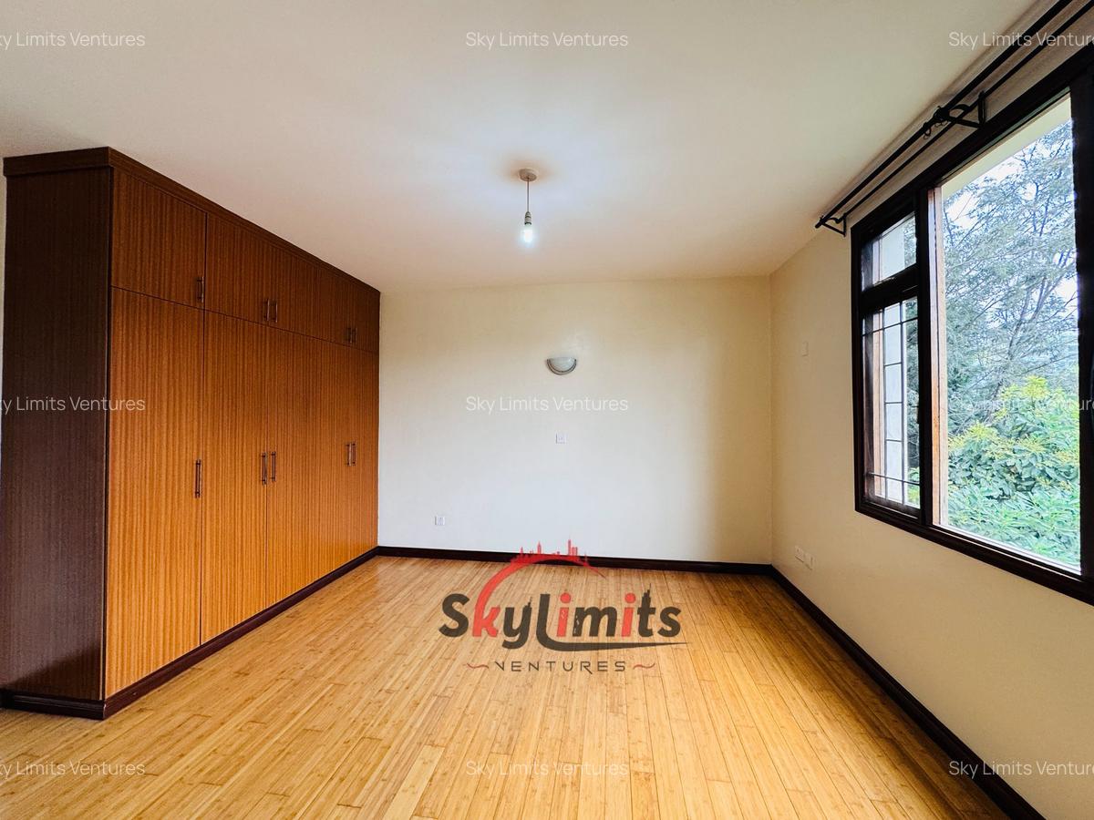 3 Bed Apartment with En Suite at Riverside Drive - 6