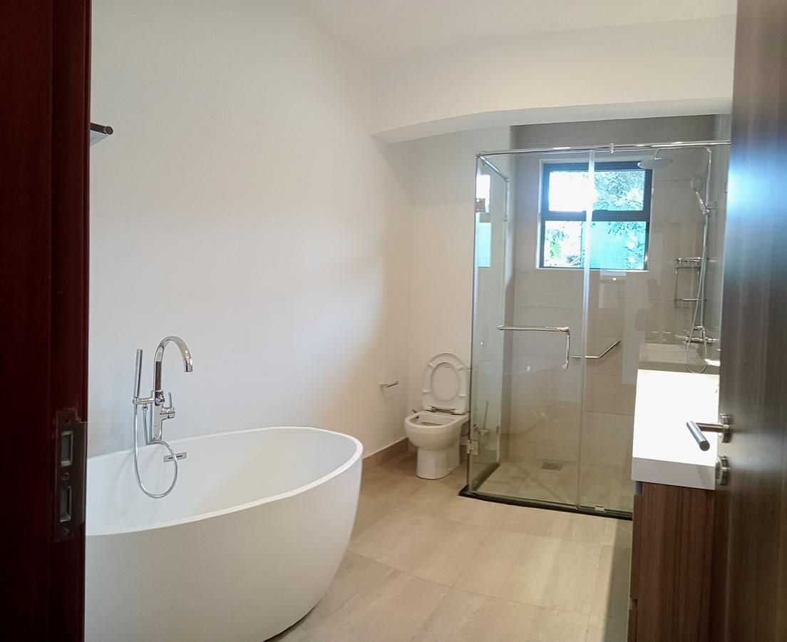 4 Bed Townhouse in Rosslyn - 9