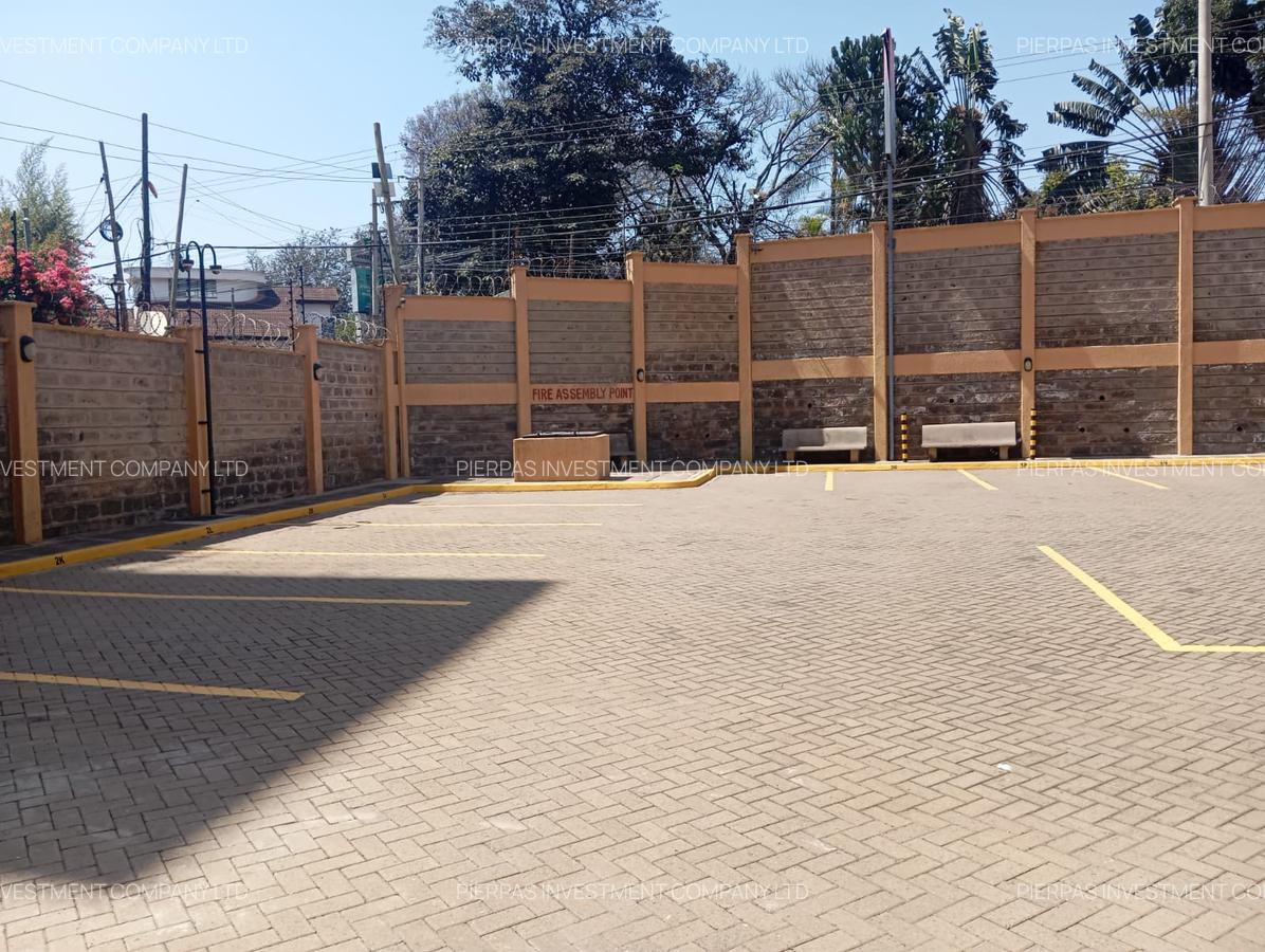 15,000 ft² Office with Service Charge Included in Riverside - 3