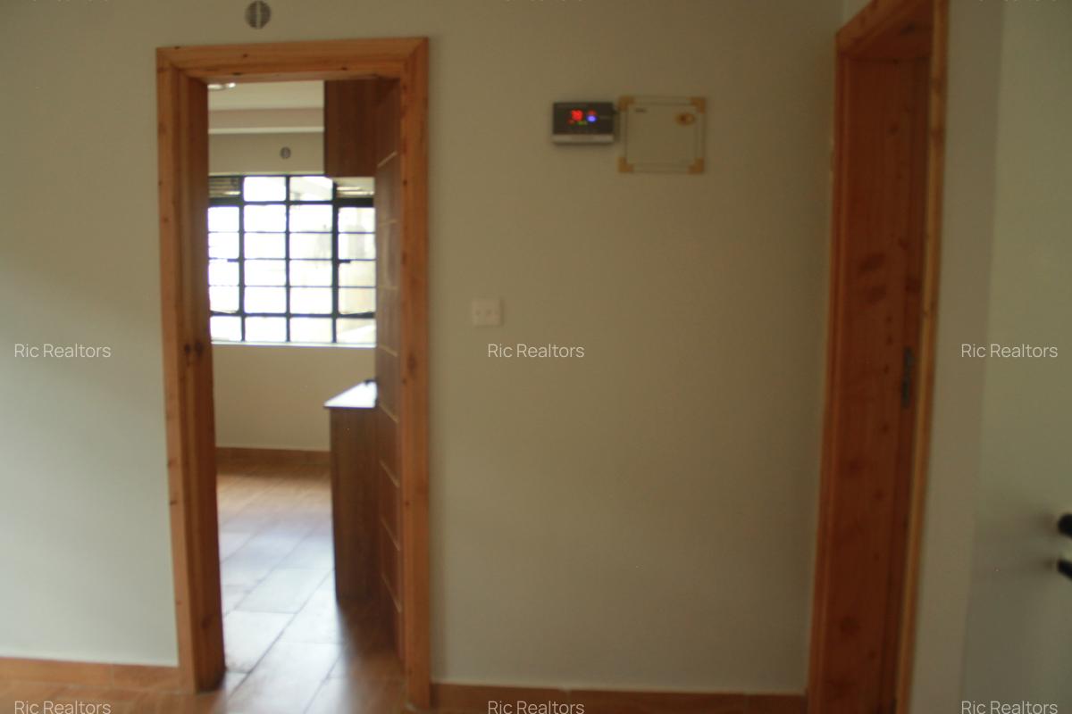 4 Bed Townhouse with En Suite at Banana - Kiambu - 13