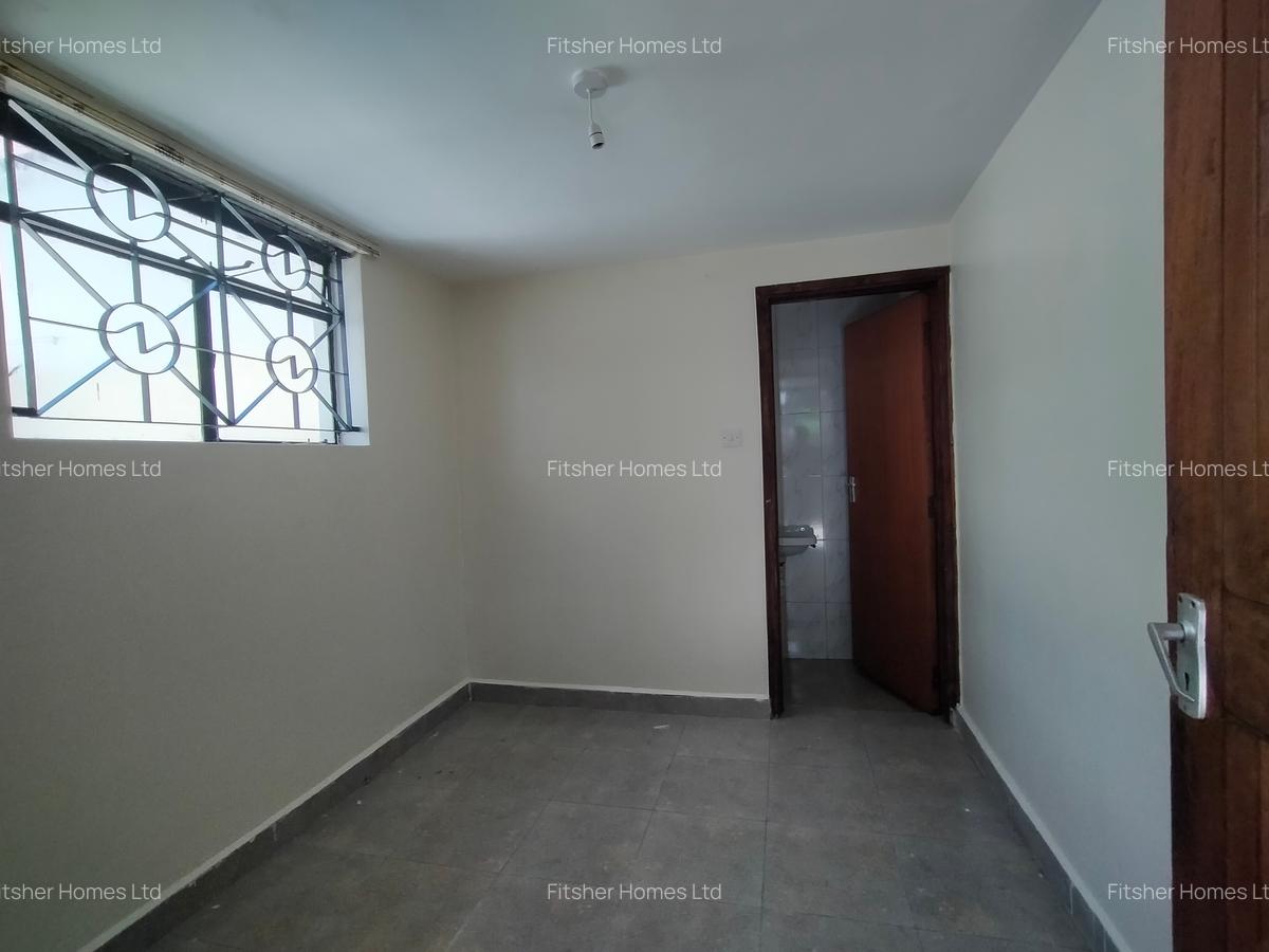 4 Bed House with En Suite in Lavington - 5