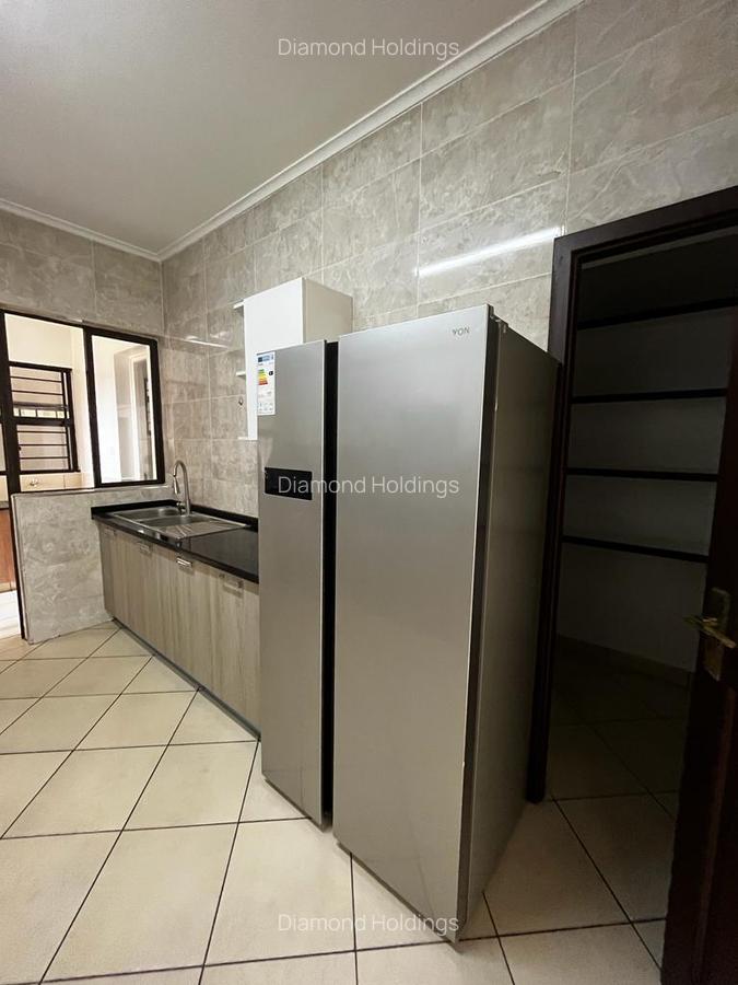 3 Bed Apartment with En Suite at Parklands - 14
