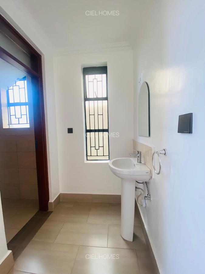 3 Bed Townhouse with En Suite at Eastern Bypass - 11