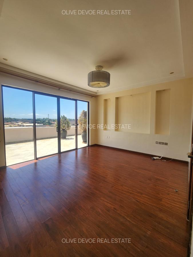 4 Bed Townhouse with En Suite in Runda - 12