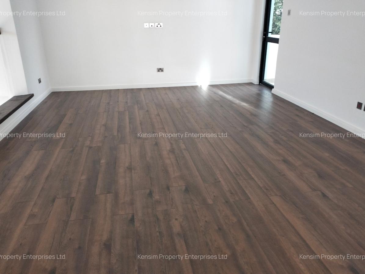 5 Bed Townhouse with En Suite in Lavington - 11