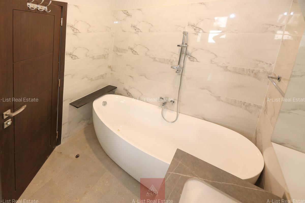 3 Bed Apartment with En Suite at Riverside Gardens - 6