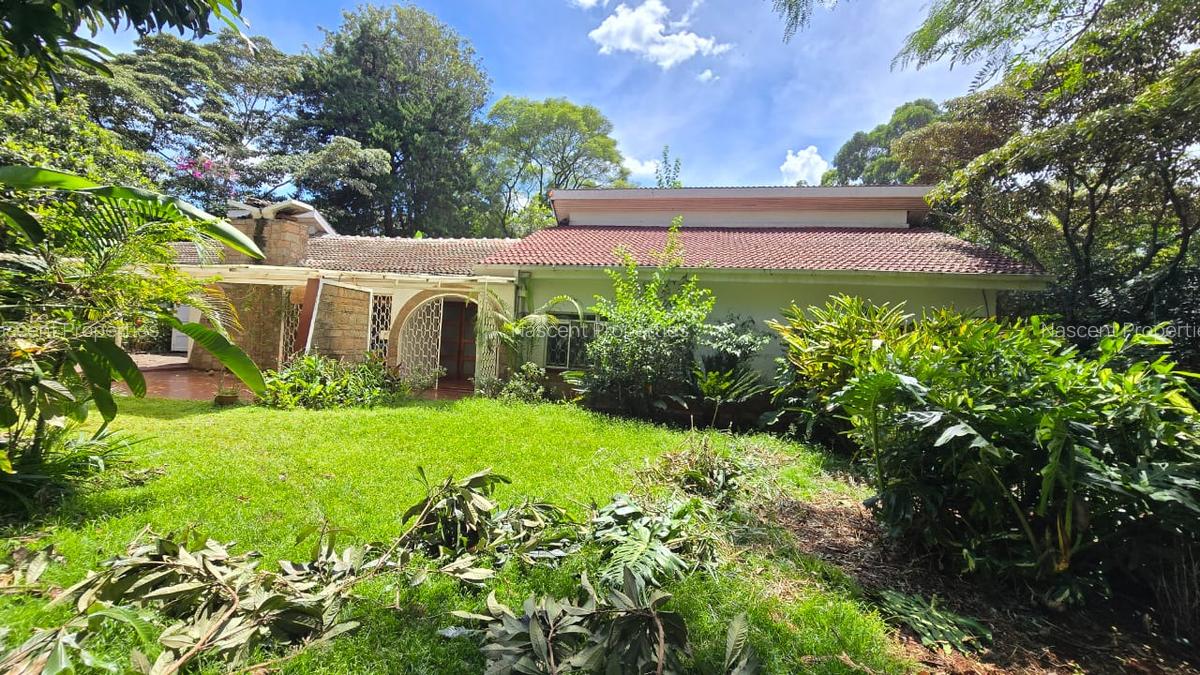 4 Bed House with En Suite in Rosslyn - 1