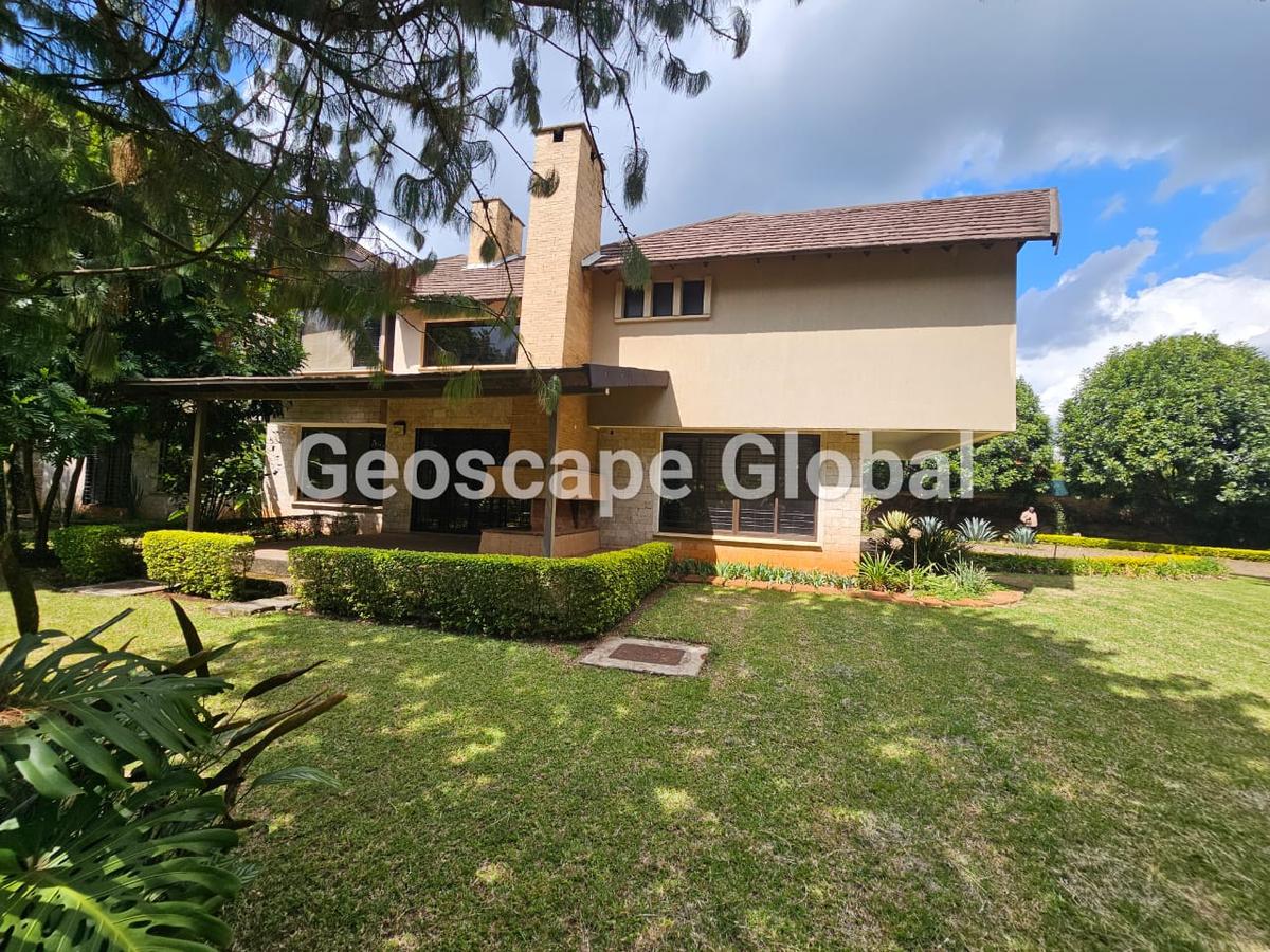 5 Bed House with En Suite in Runda - 14