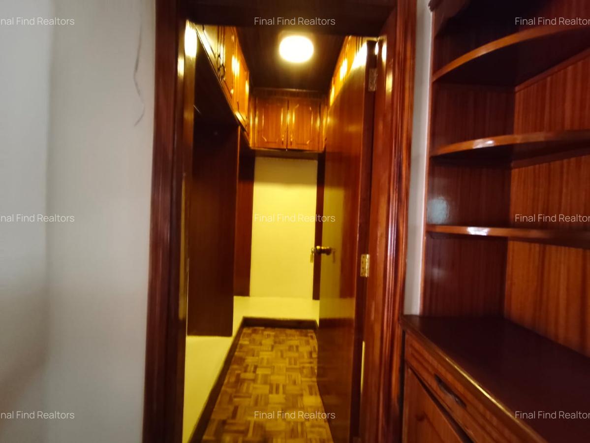 5 Bed House with Garden in Runda - 10