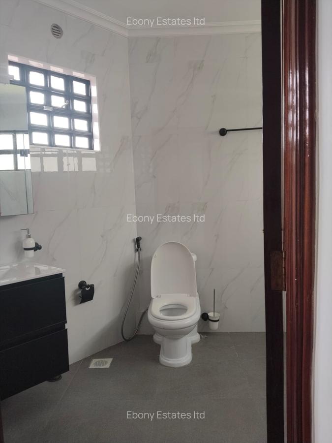 5 Bed Townhouse with En Suite in Lavington - 4