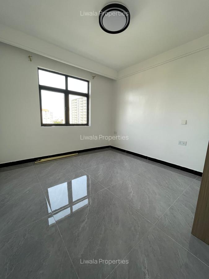 1 Bed Apartment with Swimming Pool in Kilimani - 5