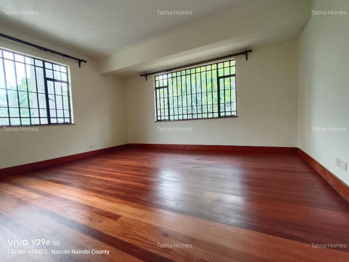 5 Bed Townhouse with En Suite at Off Convent Drive - 14