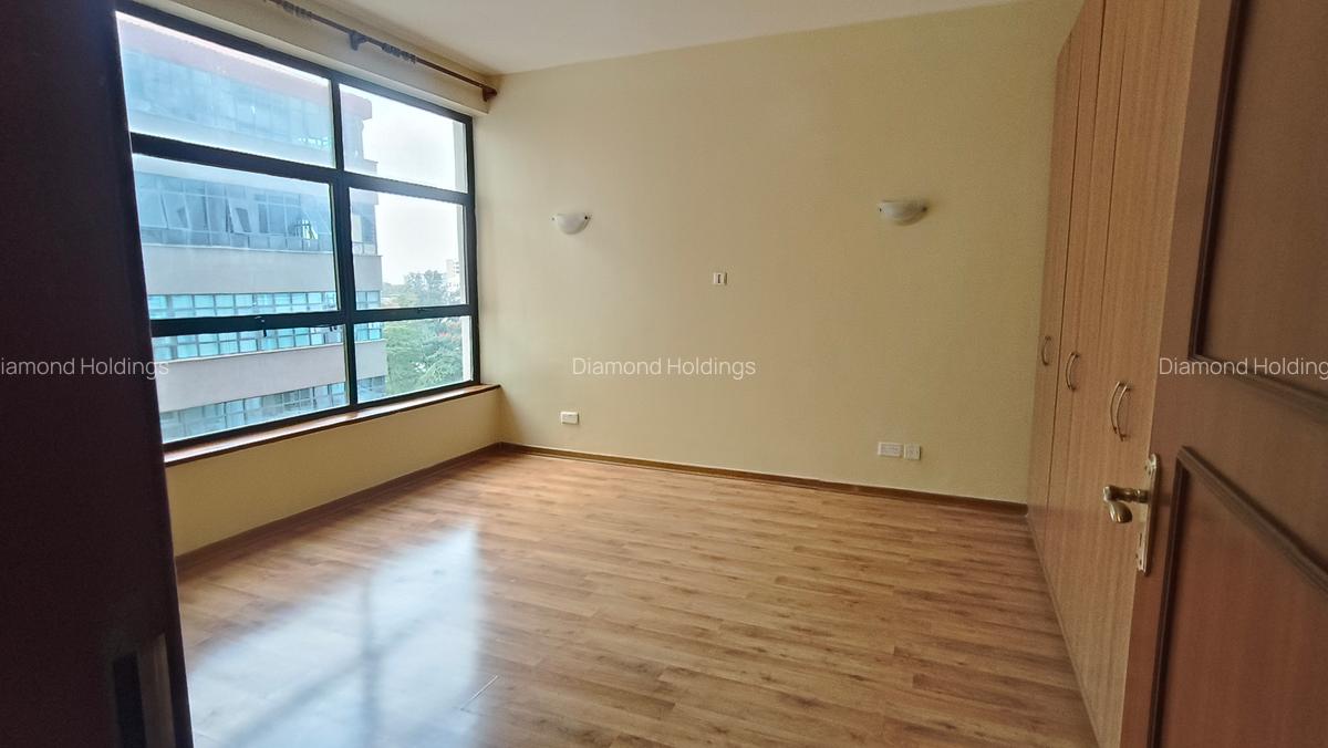 4 Bed Apartment with En Suite in Westlands Area - 6