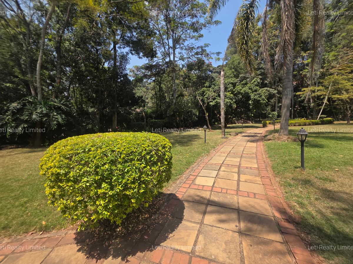 4 Bed House with En Suite in Lavington - 7