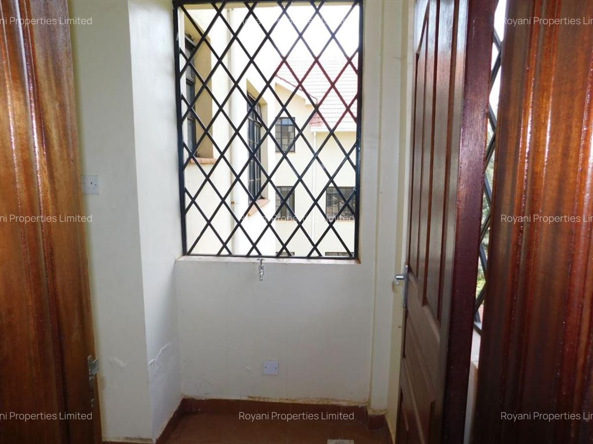 3 Bed Apartment with En Suite at Fourways Junction Kiambu Rd - 16