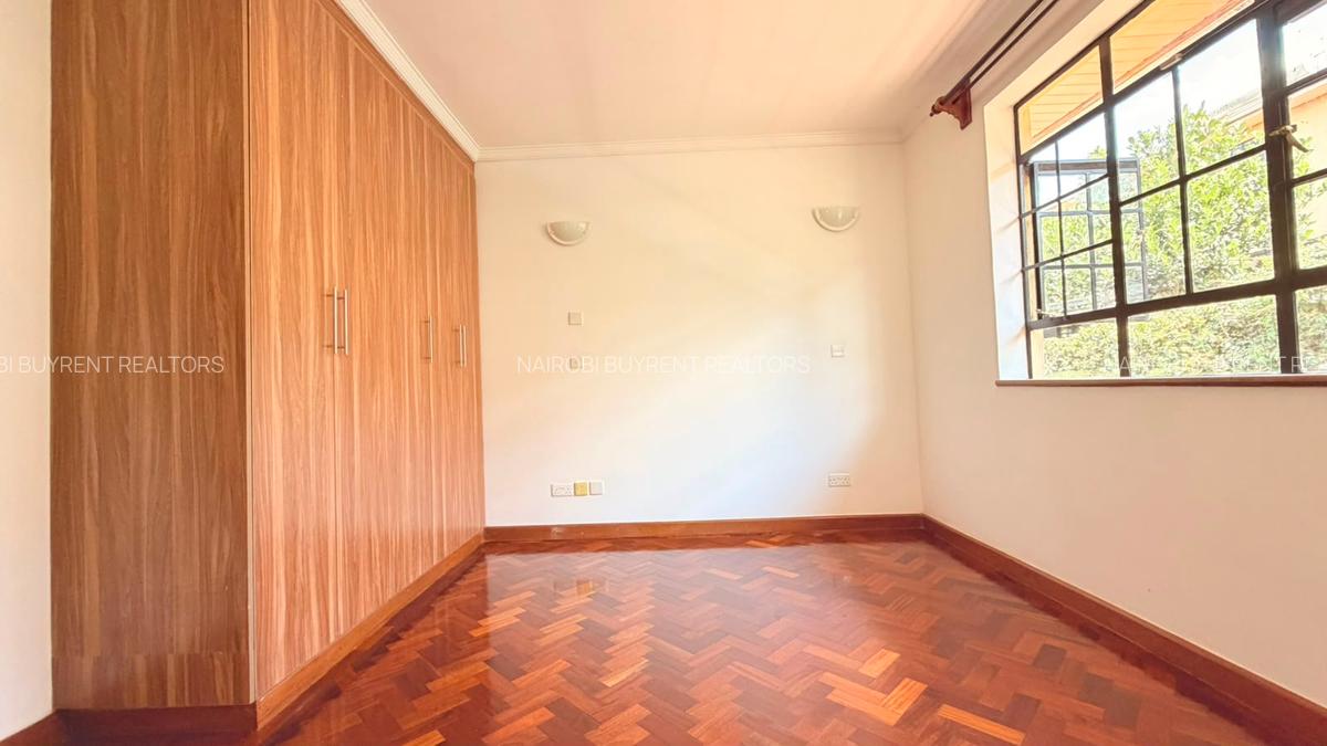 5 Bed Townhouse with En Suite in Kitisuru - 11