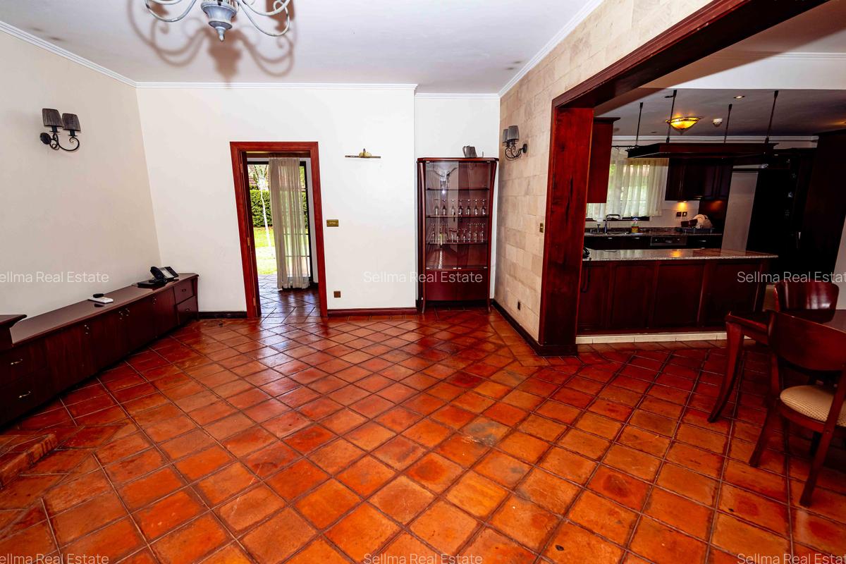 4 Bed House with En Suite at Windsor - 9