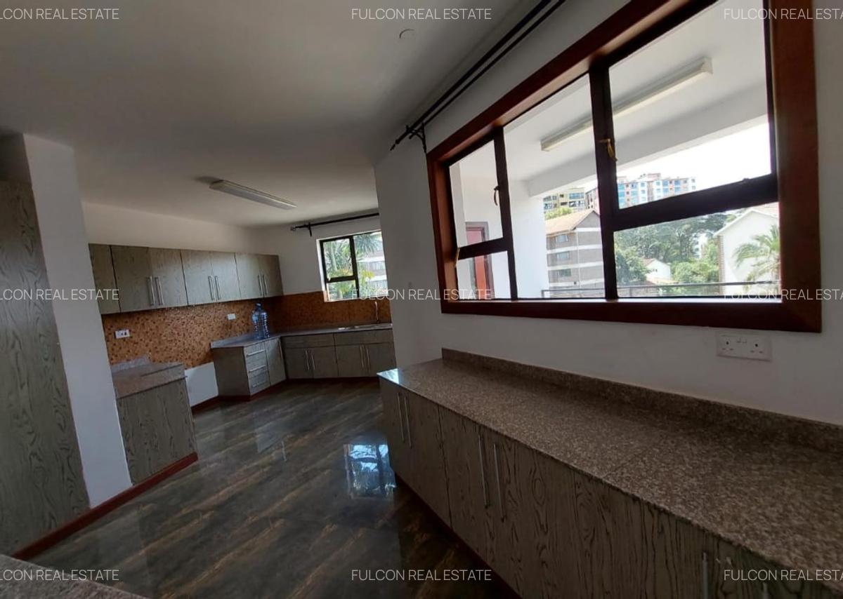 3 Bed Apartment with En Suite in Kileleshwa - 11