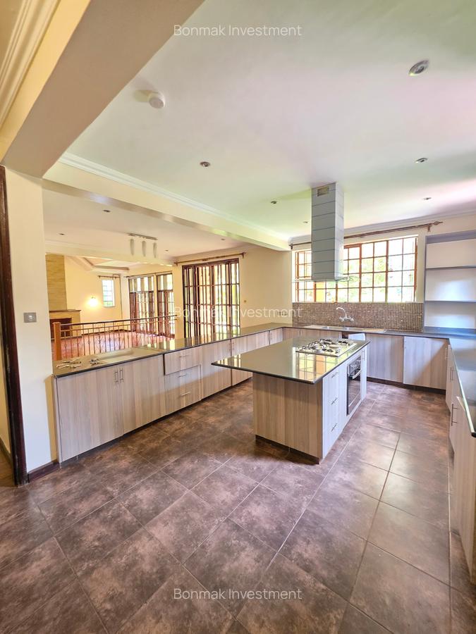 4 Bed Townhouse with En Suite at Rossylin Lone Tree - 8