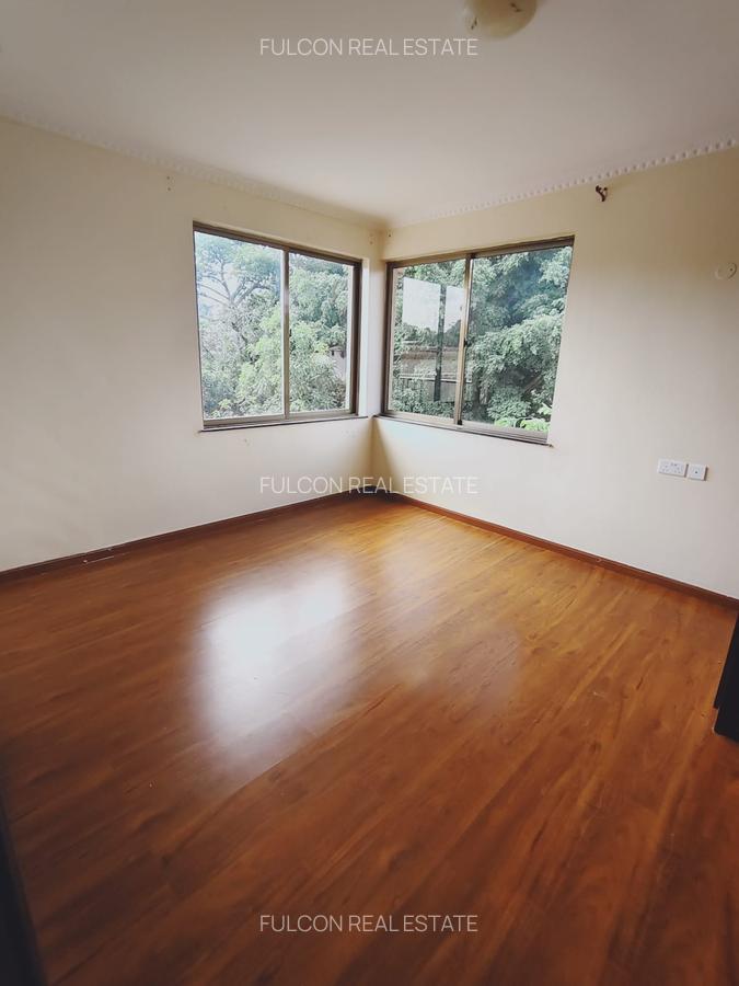 5 Bed Villa with En Suite in Lavington - 5