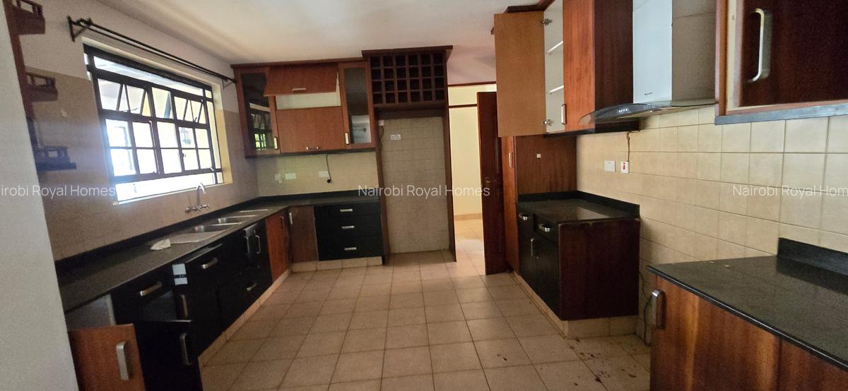 4 Bed Townhouse with En Suite at Lavington James Gichuru - 12