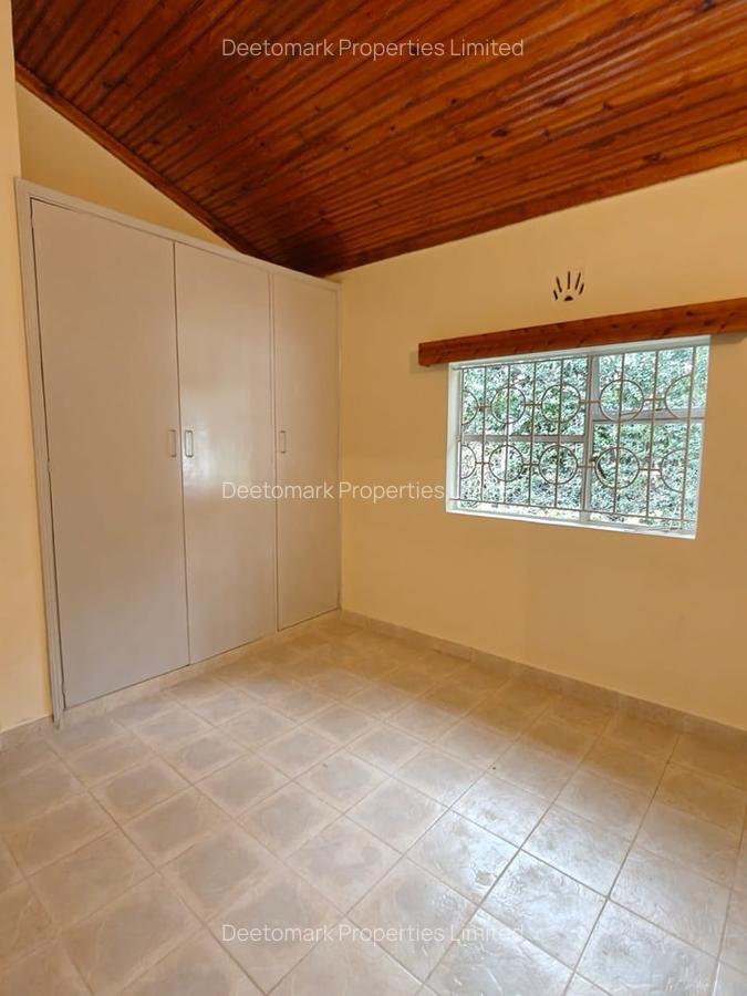 3 Bed House with En Suite at Galleria - 10