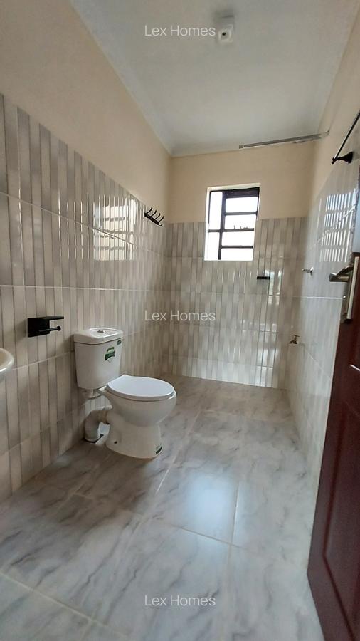 3 Bed House with En Suite at Kahuho - 14