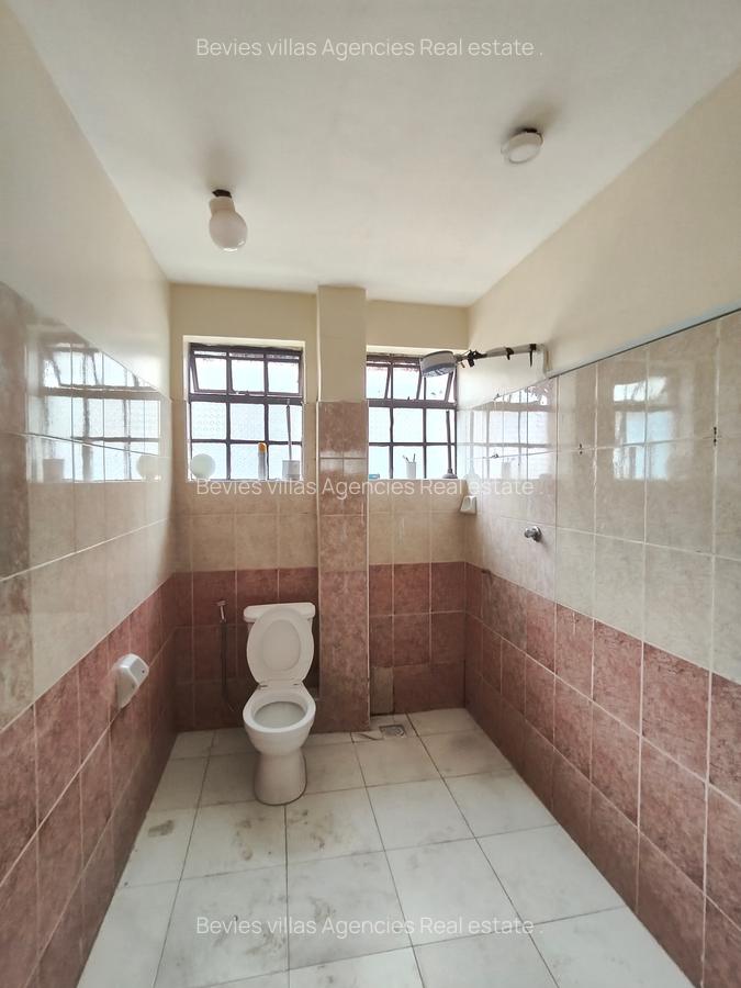 3 Bed Apartment with En Suite at Parklands - 5