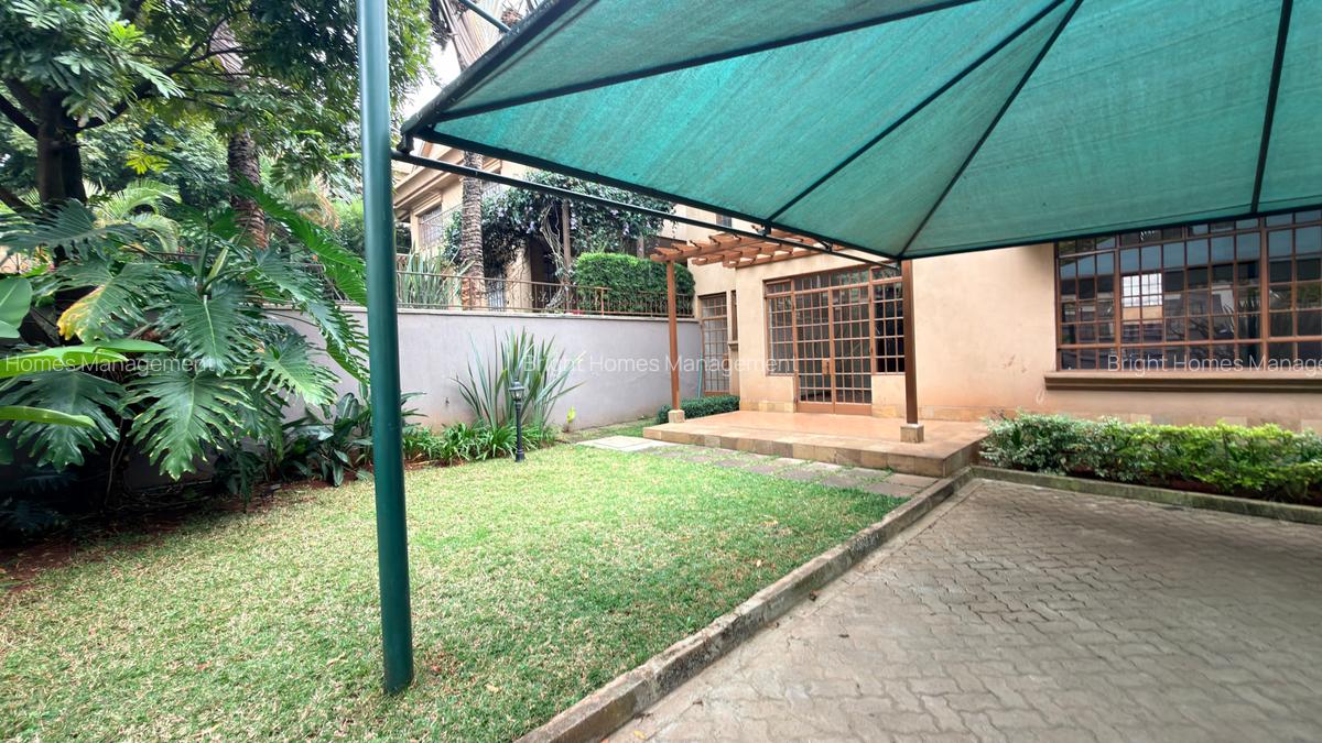 5 Bed Townhouse with En Suite in Lavington - 2