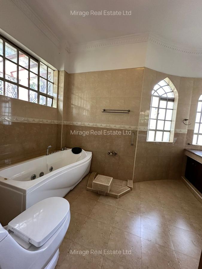 6 Bed House with En Suite in Nyari - 9