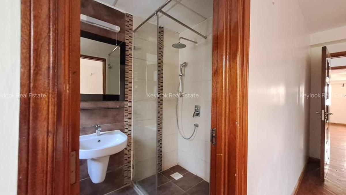 5 Bed Townhouse with En Suite at Lavington Green - 11