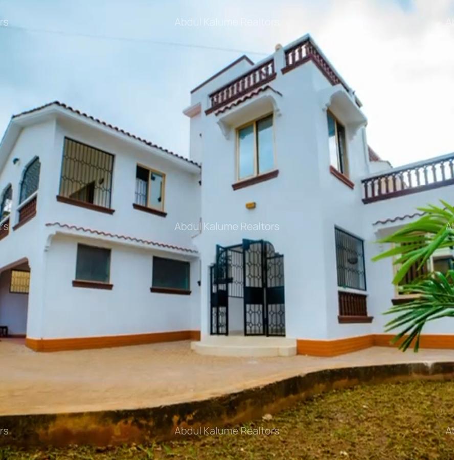 4 Bed Villa with En Suite at Shanzu - 2