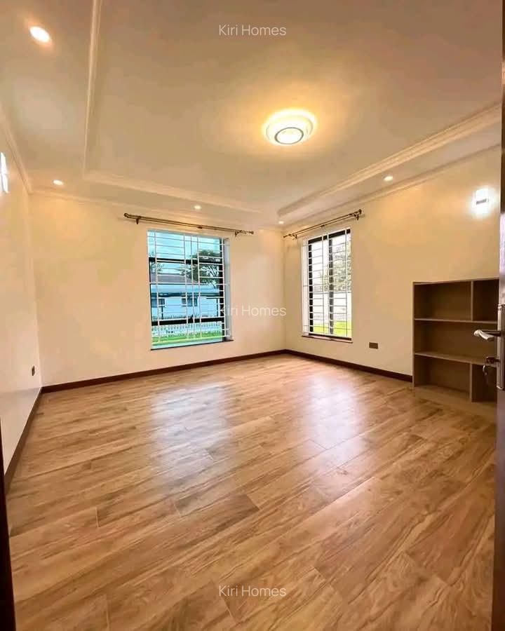 5 Bed Townhouse with En Suite in Karen - 2