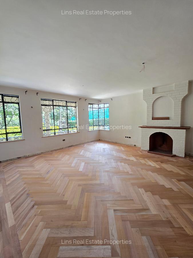 5 Bed House with En Suite in Runda - 10