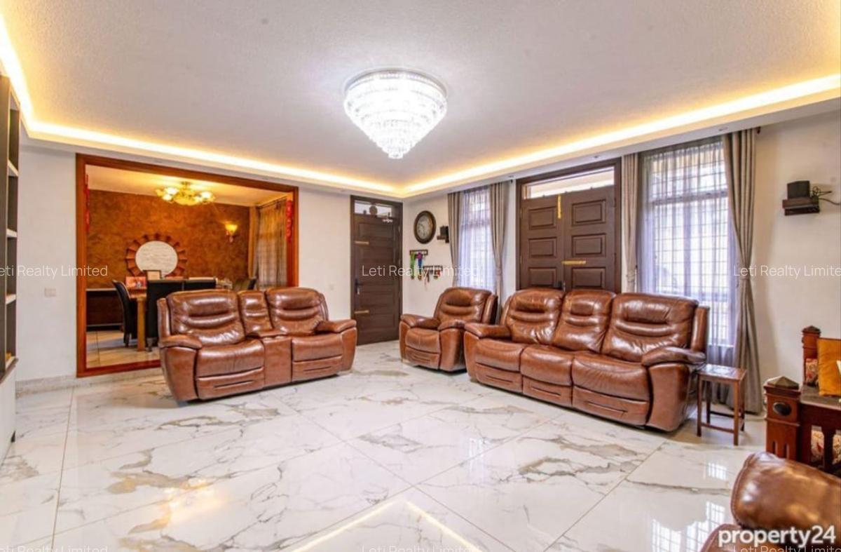5 Bed Townhouse with En Suite in Lavington - 2