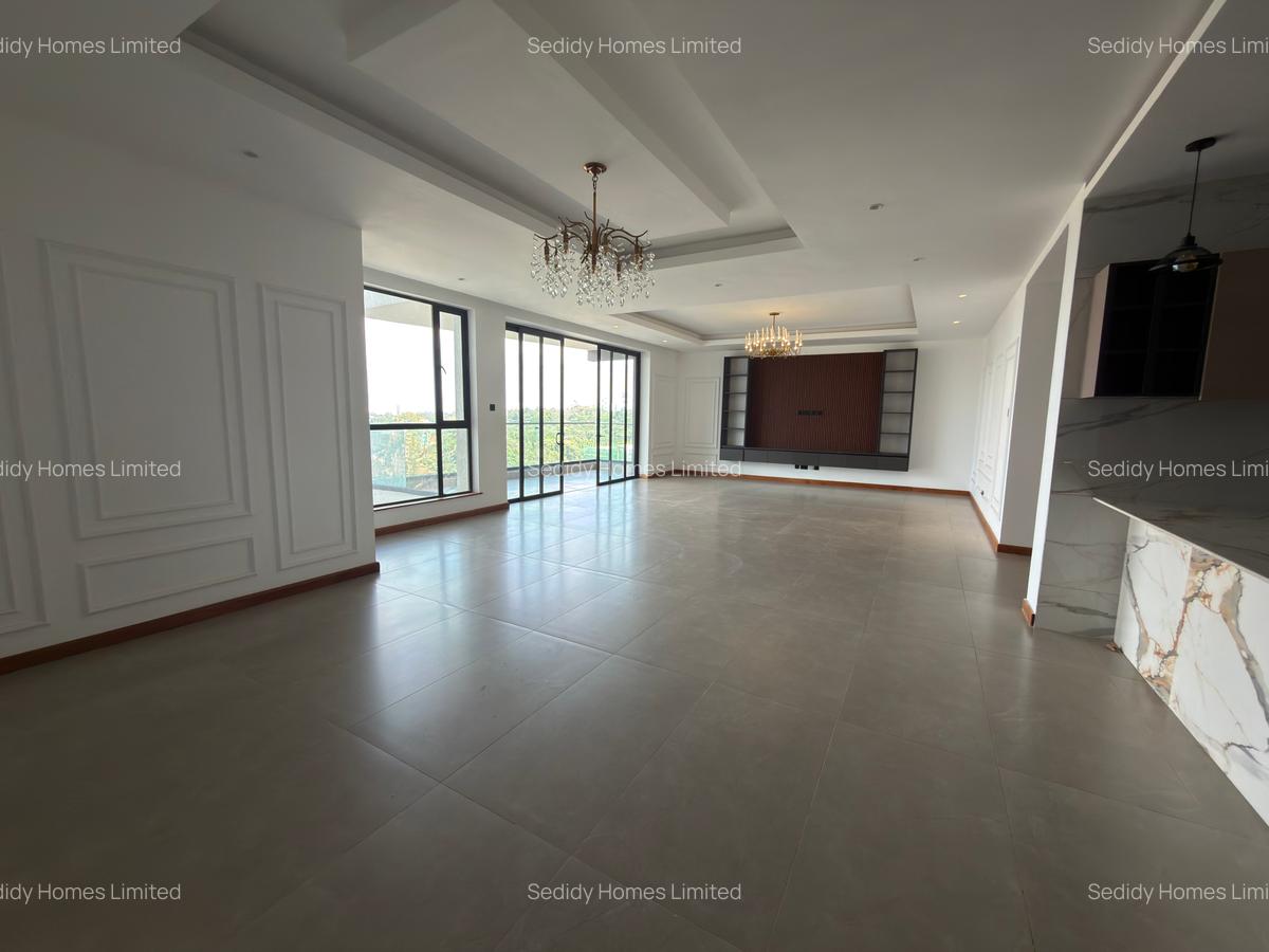 3 Bed Apartment with En Suite in Riverside - 1