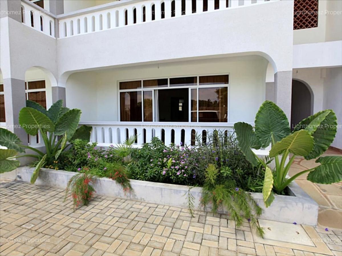 Serviced 2 Bed Apartment with Backup Generator at Mombasa - 7