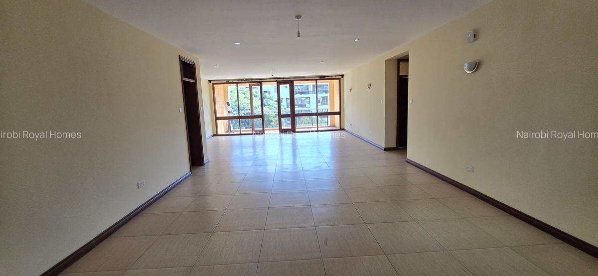 3 Bed Apartment with En Suite at Riverside - 16