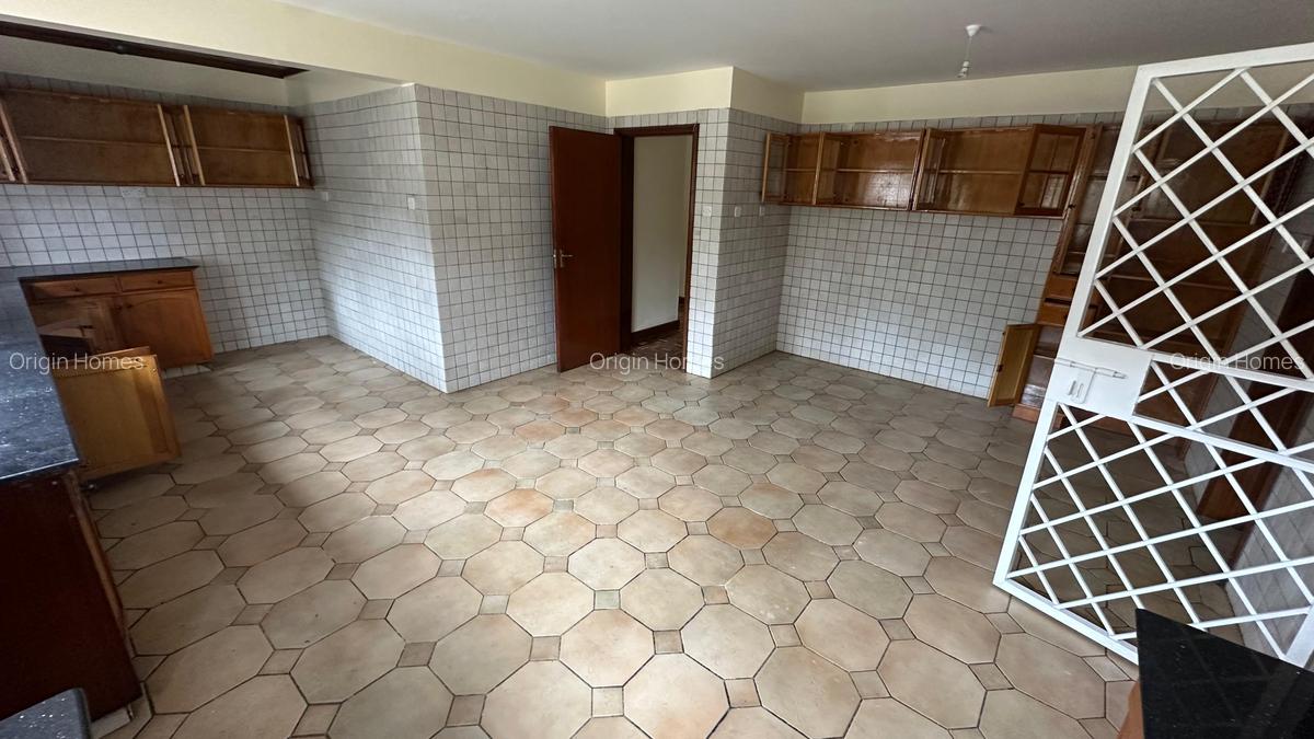 4 Bed House with En Suite at Valley Arcade - 19
