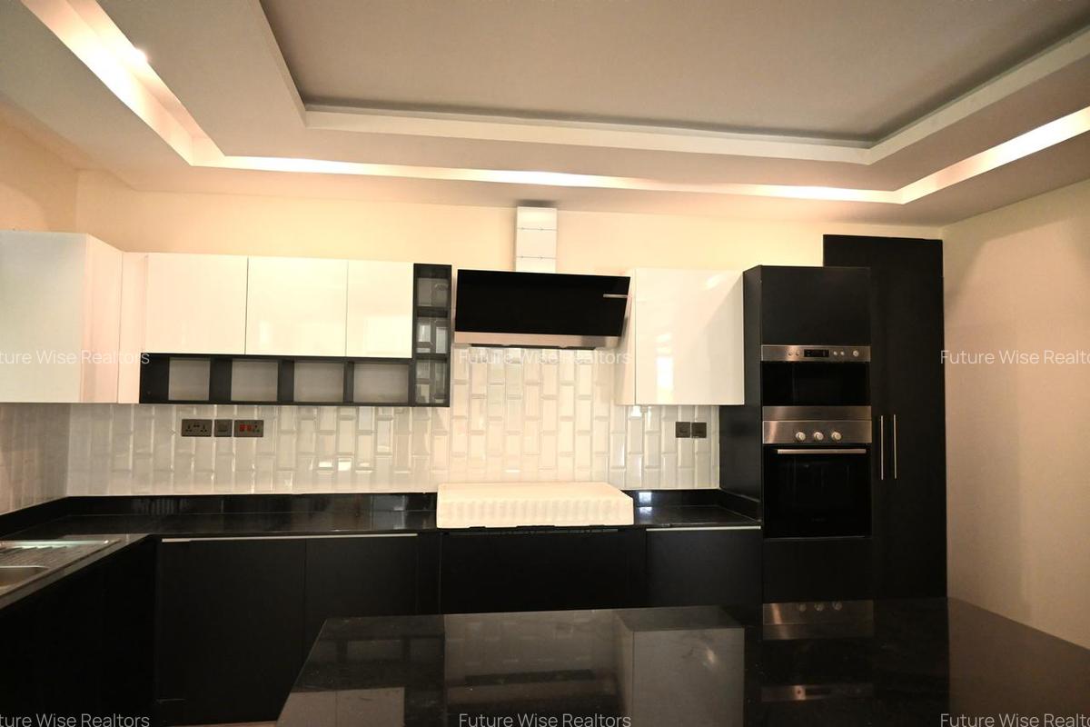 5 Bed Townhouse in Lavington - 3