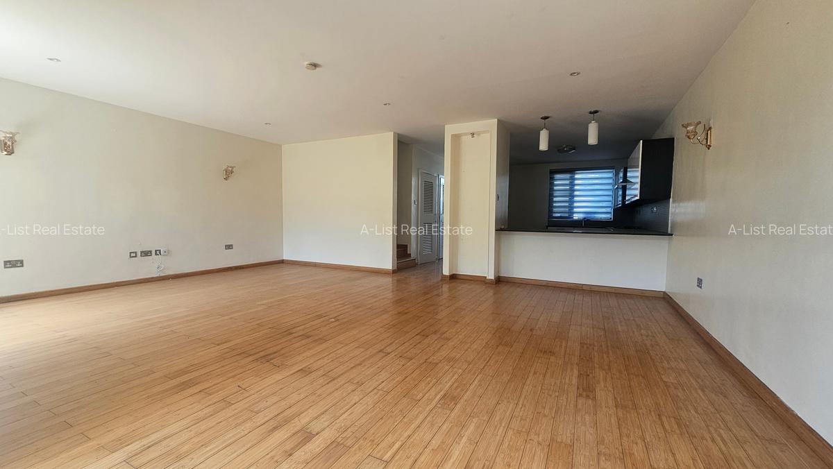 4 Bed Townhouse with En Suite at Garden City - 5