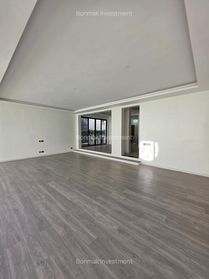 5 Bed Townhouse with En Suite at Lavington Green - 14