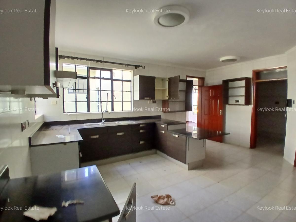 5 Bed Townhouse with En Suite at Lavington Green - 7