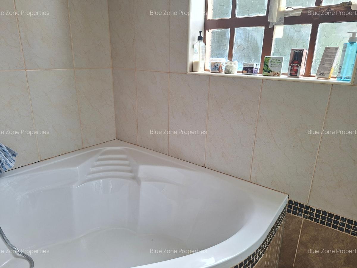 4 Bed Villa with En Suite at Rosslyn Lone Tree Estate Rd - 11