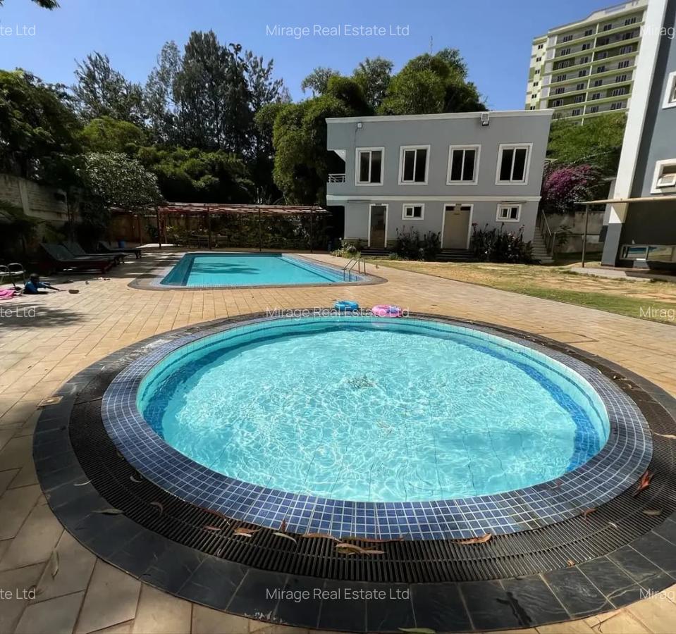 3 Bed Apartment with En Suite in Lavington - 18